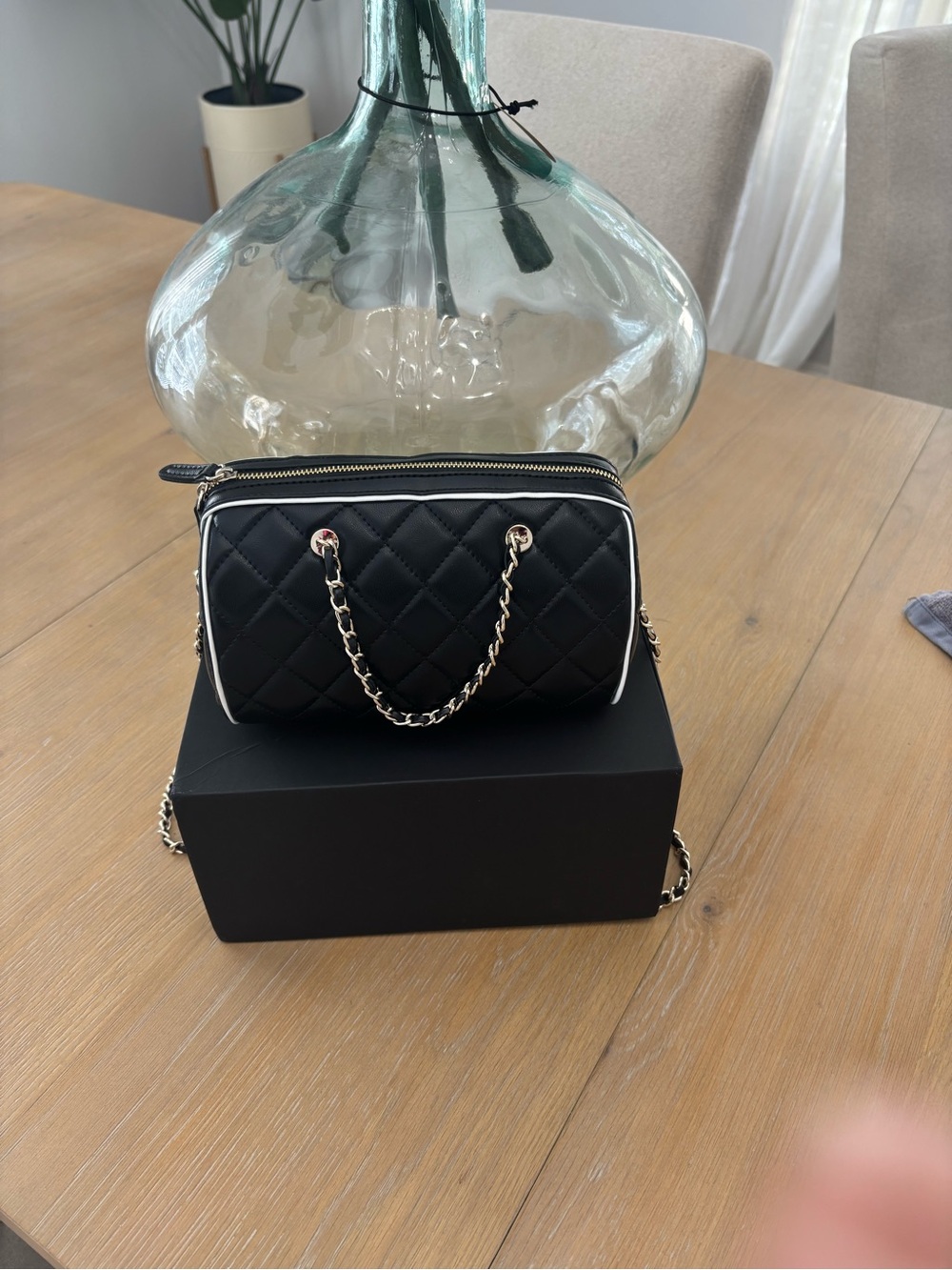 Quilted Chain Barrel Shoulder Bag - Black